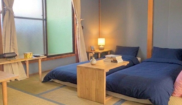 Long-term stays: 30 days, starting at 98,000 yen. The same rate applies for up to 3 people. 20 minutes to Namba