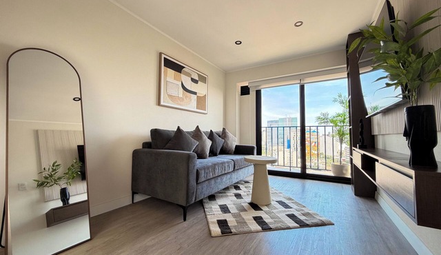 Luxurious brand-new apartment just a few blocks from Larcomar