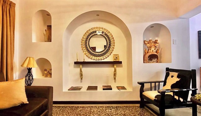 Luxury 2BR/2BA w/Jacuzzi - Walk to Beach & Castle in Chancay