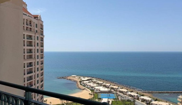 Luxury 2BR seafront Apt with panoramic sea views
