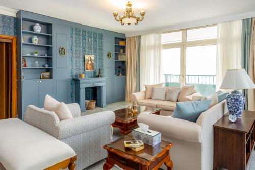 Luxury 5BR Ottoman Khan with Nile & Pyramids View