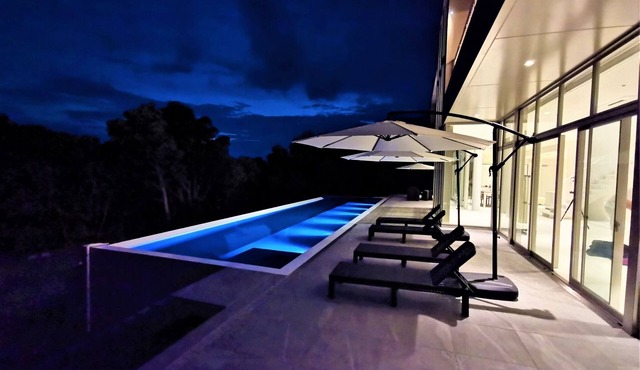 Luxury villa designed by architect Shin Takamatsu /Nishimuro-gun Wakayama