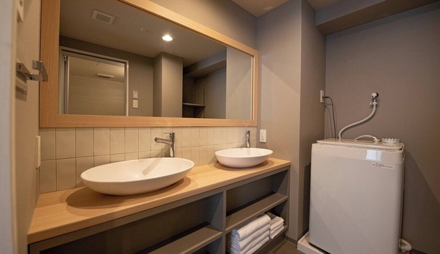 [Max 6 people/50 m²] 8 minutes to Dotonbori! Ideal for groups, with a kitchen and laundry facilities in 大阪市