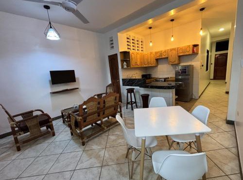 Maynas 100 - Apartamento 2do piso - 1 cdra de la Municipalidad - Calle Brasil 1005