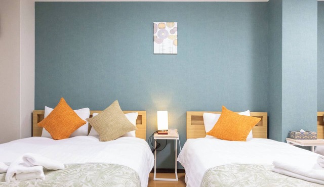 "Mizuto no Ya"—5-minute walk from Nihonbashi Station/Within walking distance of Kuromon Market, Shinsaibashi, and Namba/24-hour supermarket and convenience store nearby/Luggage storage available before check-in/Families welcome/Fixed Wi-Fi avail in Osaka