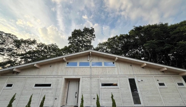 Newly built log house for rent for up to 14 people/Kitasakugun Nagano in Kitasakugun