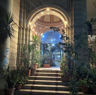 Nice Modern airconditioned flat in a luxurious building, Flat screen TV, Free Wi-Fi, balcony in the heart of Alexandria in Alexandria