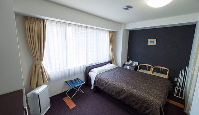 Nonsmoking double bedroom /Osaka Ōsaka