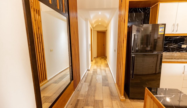 Oak Orchid Opulent 2 BR Apartment with Walk-in Closet