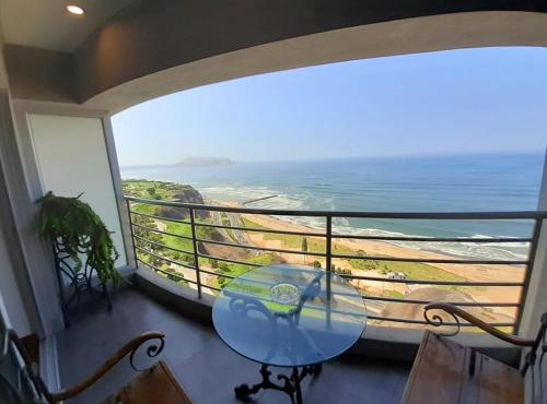 Ocean Breeze & City Vibes Luxury Stay in Lima