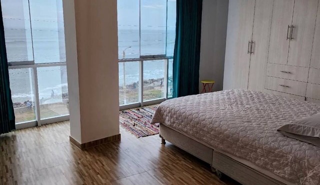 Oceanfront Apartment in Huanchaco, Panoramic Sea Views,