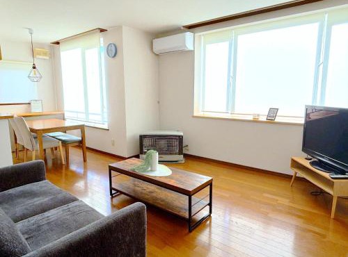 Olive retreat Sapporo 札幌市南区 一軒家の1フロア貸切 5名まで 2ベッドルーム 無料駐車場 登山 スキー場への好アクセス