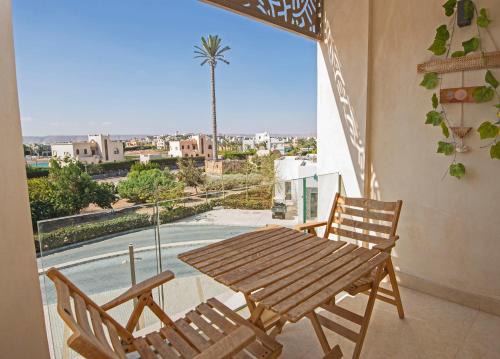 Ollystays Mangroovy 1BR, Walk to Beach & Pool FREE access in Hurghada