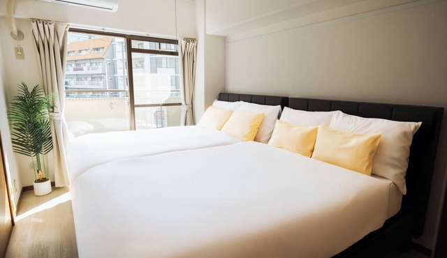 OPEN Sale! Walking distance from Umeda area/Easy access to Namba and Dotonbori/10 minutes to USJ by train/Max. 8 people