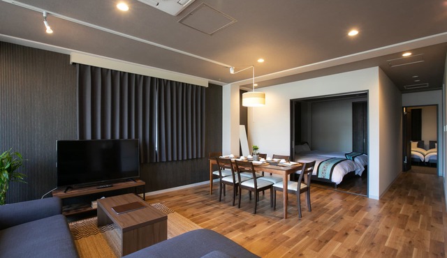 Osaka's largest 100m2 private room # 601 in 大阪市