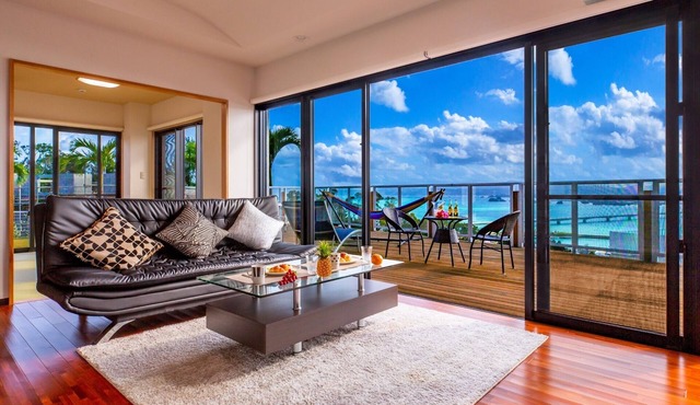Popular Kouri Islandocean view Fully equipped with BBQ equipment Spacious wood deck with garden/Kunigami-gun Okinawa in Kunigami-gun