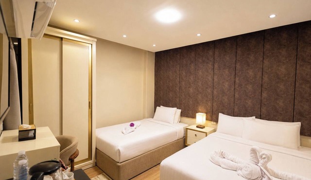 Premium Pyramids Palace INN
