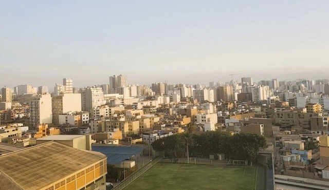 Private Apartment, Balcony, Panoramic View, Wi-Fi & More in Breña