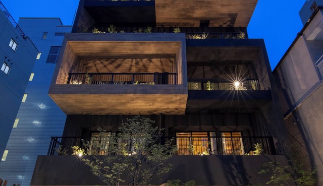 Private Villa for 17 Guests | 4 Apartments | Rooftop Garden | 5-Minute Walk from Dotonbori in 大阪市