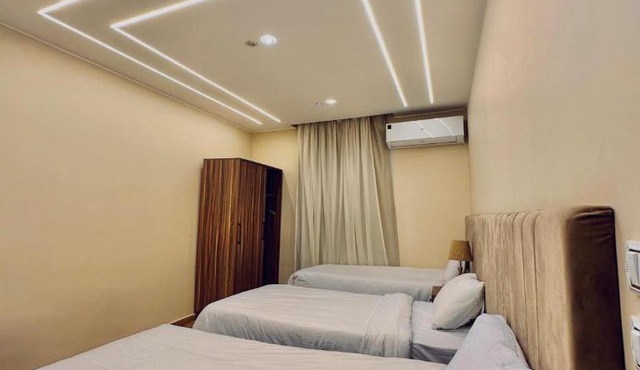 Pyramids hotel&free pickup