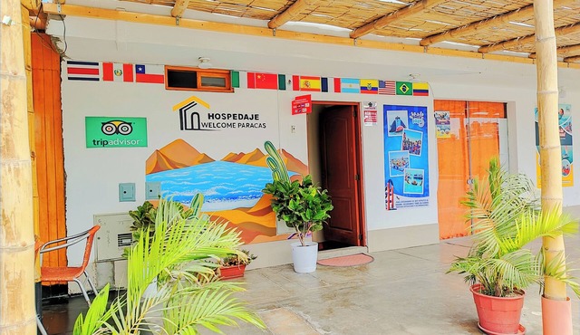 Quadruple room with private bathroom and shared kitchen in paracas