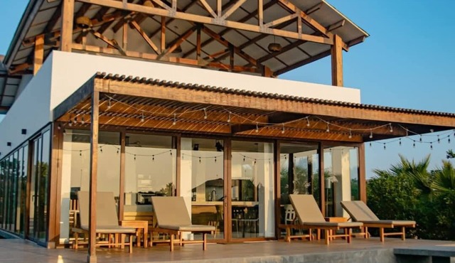 Rooftop Jacuzzi Villa w/Sea & Lagoon Views in Chincha Baja