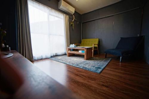 "Route 99" Balinese style room, free Swith&Netflex