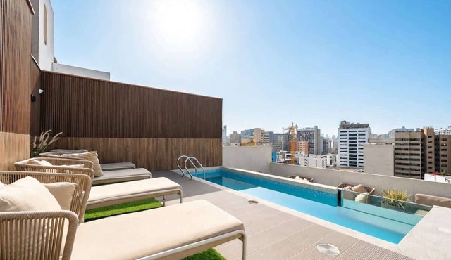 San Martin 306 · King Bed Comfortable 3BR Apt Pool & Parking