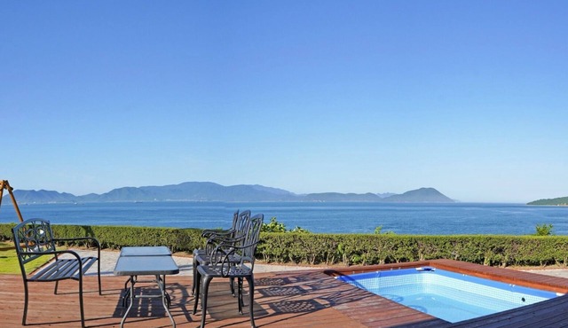 Seaside Villa Sasao in Takamatsu