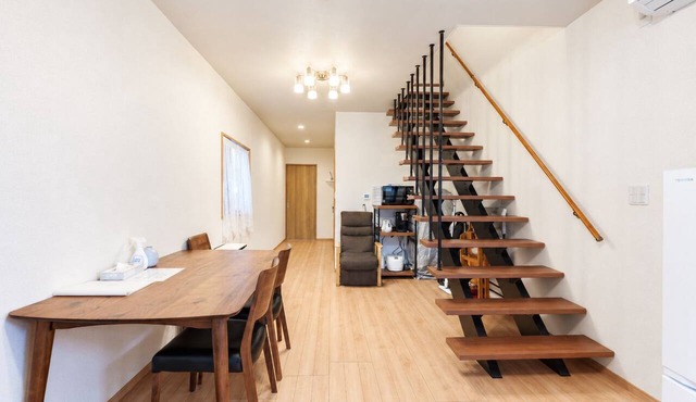 SERENE Osaka | 1 Minute to Tenjinbashi Station | Entire House | 1 Stop to Umeda | 3BR in Osaka