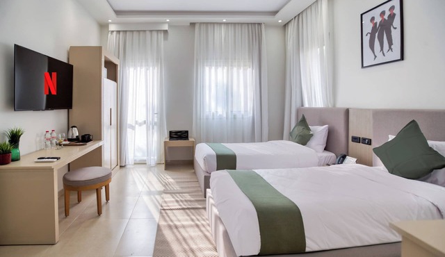 Seven Stays Zayed