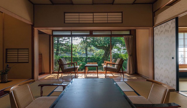 SHOUROTEI, a Luxury Seaside Retreat in Miyazu