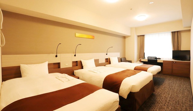 Smile Hotel Premium Osaka Hommachi in Osaka