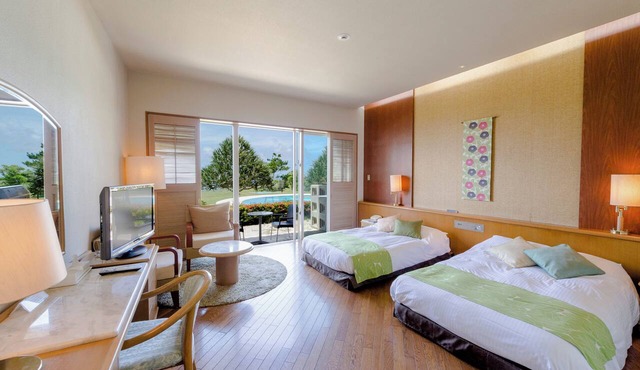 Southern links resort hotel in Yaese