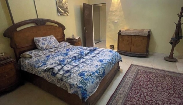 Spacious 5-bedroom apartment with AC in peaceful Giza