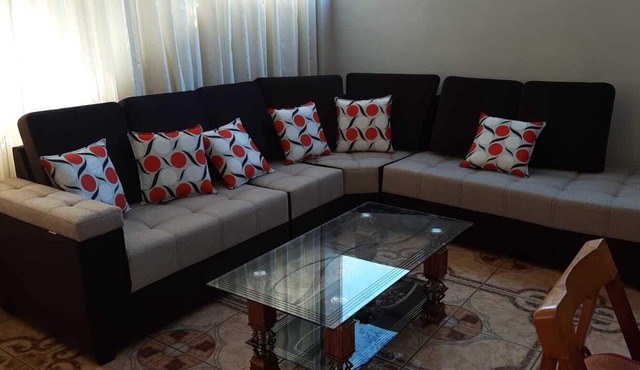 Spacious well-lit apartment with hydromassage