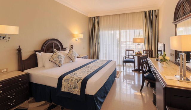 Stella Di Mare Grand Hotel in Ataqah