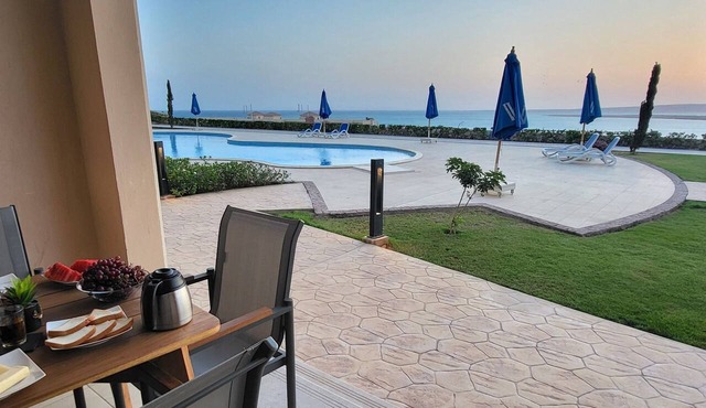 Stunning ocean view - quiet *Susi's The View*