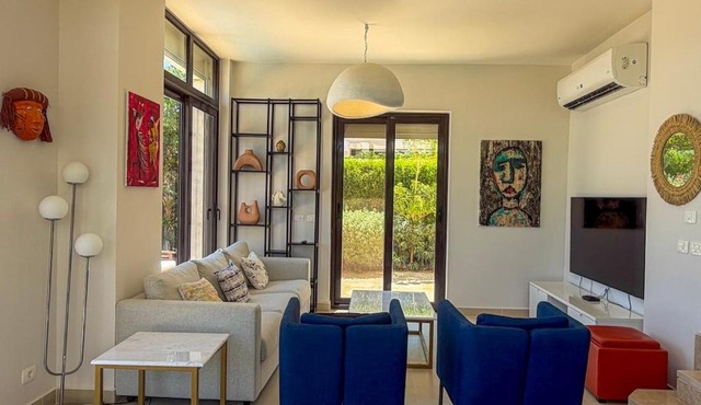 Stylish 4BR LUX Pool Villa Near Marina, Nanny Room in Hurghada
