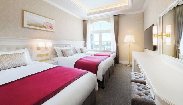 Takarazuka Hotel in Takarazuka