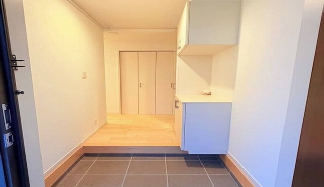 The Moon and Bunny 3-bedroom bungalow in perfect Toshima City with AC