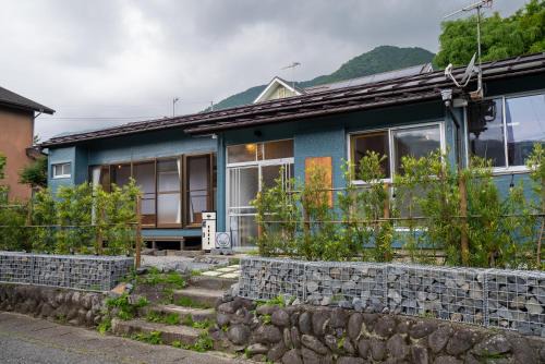 The Whale House 日光 by Silver Daisy