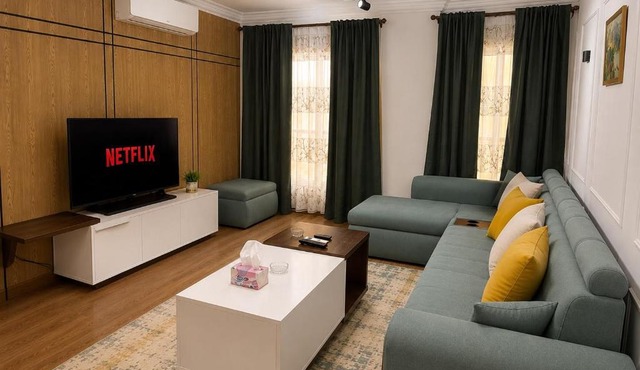 Three Bedroom Hotel suite close rehab