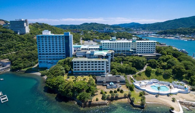Toba Seaside Hotel