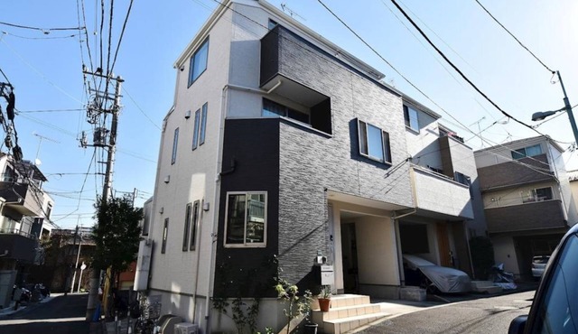 Tokyo Center Ikebukuro: Quiet 4-Bedroom Family Villa with Wi-Fi and Parking Near JR in 豊島区