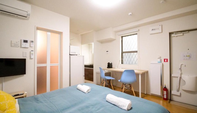 Triphome Tateishi New open/2 single beds/big table/300M WiFi