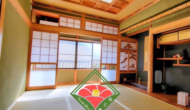 Tsubaki no Yado: Within walking distance of the train station and Nara Park (home to deer); features a bath with a traditional Japanese courtyard; traditional Japanese-style house with a capacity of 10 guests; options to enhance your travel experience, in in 奈良市