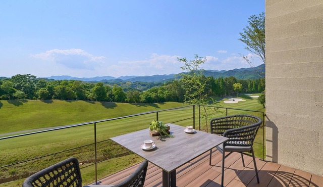 Twostory twin villa with half board Golf course /Takehara Hiroshima in Takehara