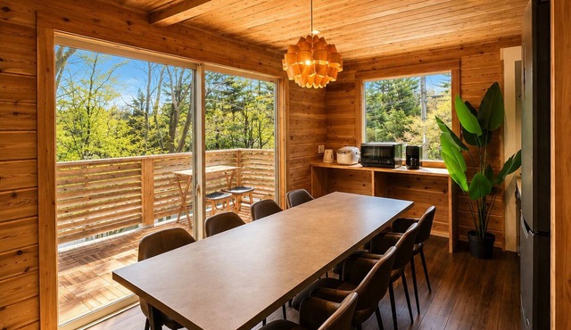 up to 10 guests | Log house located in a quiet villa area | 13-min walk to Onsen