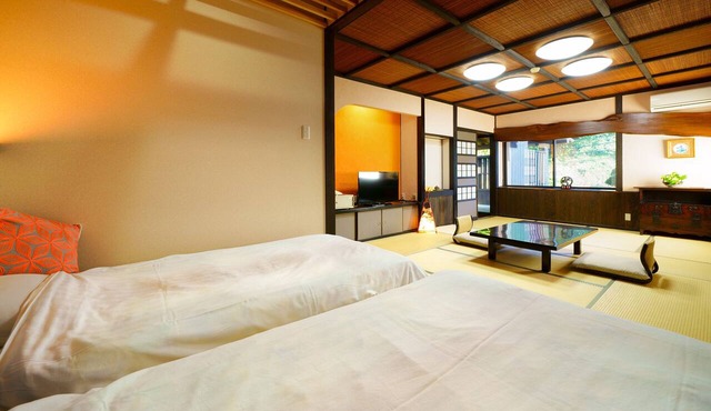 Ureshino Onsen Kujaku in Ureshino
